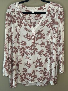 fun 2 fun Blush Floral V-Neck Button-top Blouse